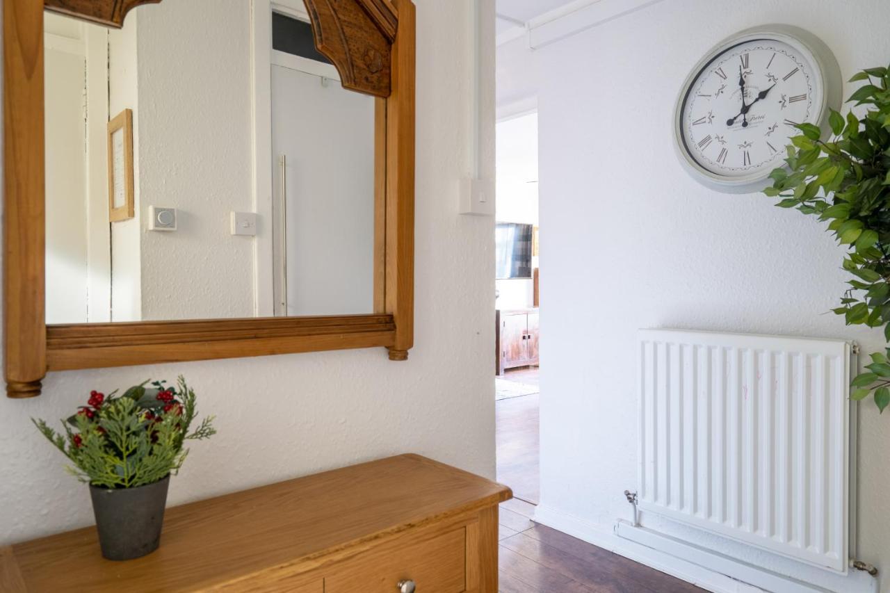 גלאזגו Lovely 1-Bedroom Property With Balcony In West End מראה חיצוני תמונה